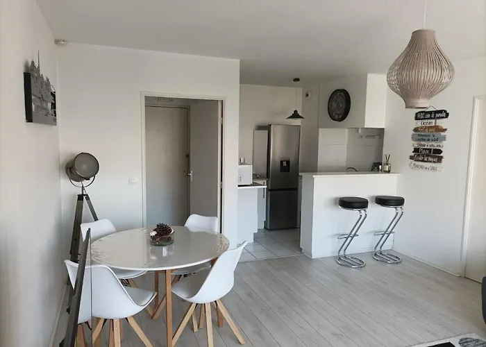 Family Cocoon In Center